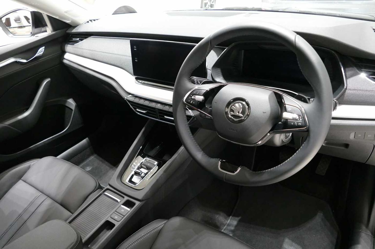 SKODA Octavia Hatchback 1.4 TSI 204PS SE L iV hybrid DSG